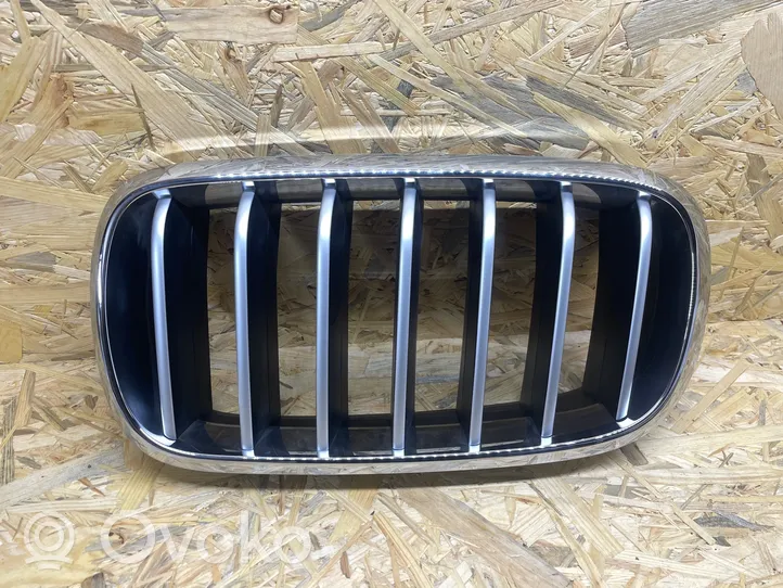 BMW X5 F15 Grille calandre supérieure de pare-chocs avant 7316075