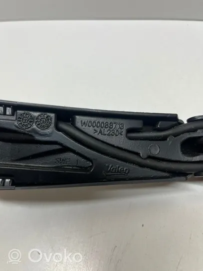 Audi Q7 4M Front wiper blade arm W000088714