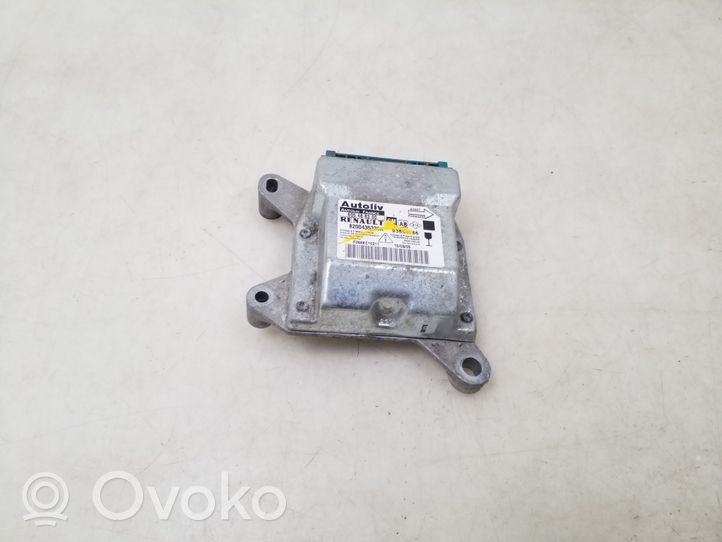 Nissan Primastar Sterownik / Moduł Airbag 8200435339A