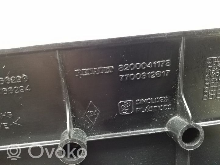 Nissan Primastar Listwa progowa przednia 8200041178