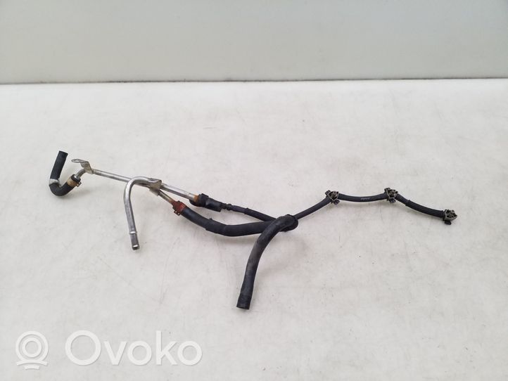 Volkswagen PASSAT B8 Fuel return line/hose 