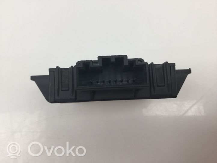 Volkswagen Touareg I Boîtier module alarme 7L0907719