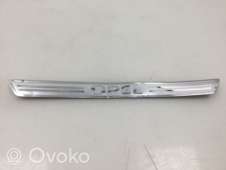 Opel Meriva B Front sill trim cover 13267113