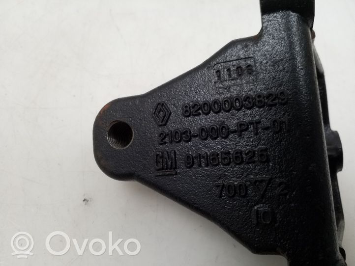 Nissan Primastar Łapa / Mocowanie silnika 91165625