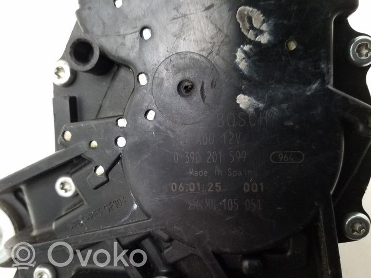 Mitsubishi Colt Moteur d'essuie-glace arrière 0390201599