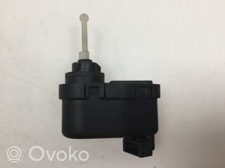 Audi 80 90 B3 Headlight level adjustment motor 8A0941295