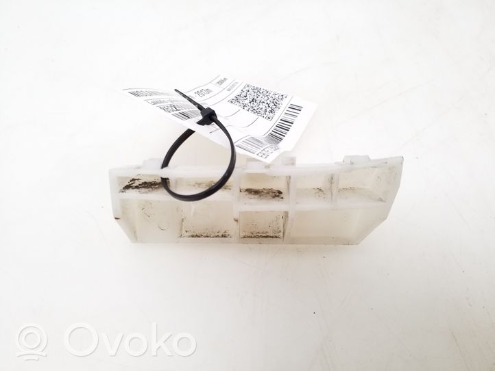 Nissan Note (E11) Support de pare-chocs arrière 852299U000