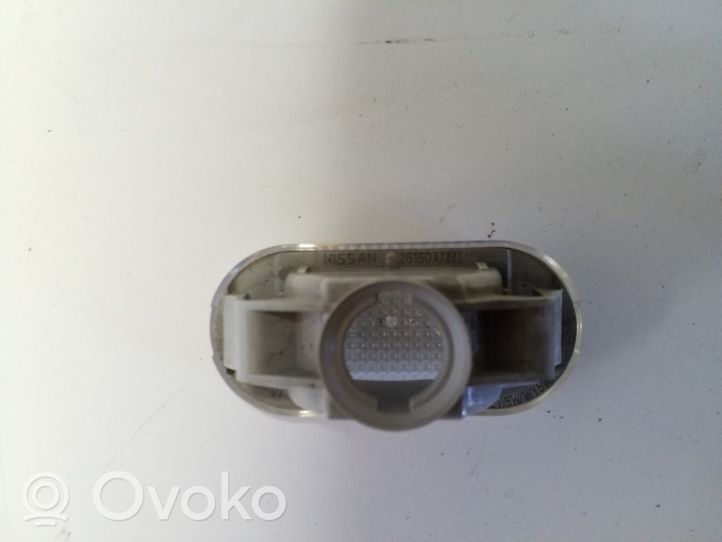 Nissan Note (E11) Indicatore di direzione del parafango anteriore 26160AX001