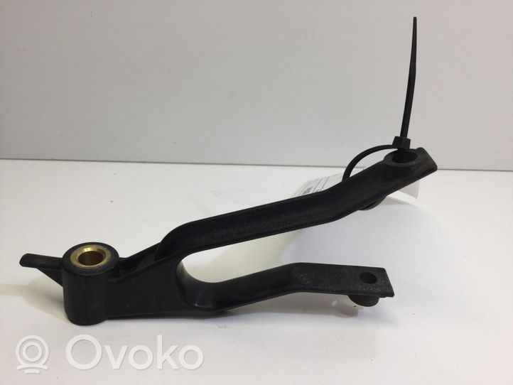 Opel Astra H Radiator mount bracket 13162131