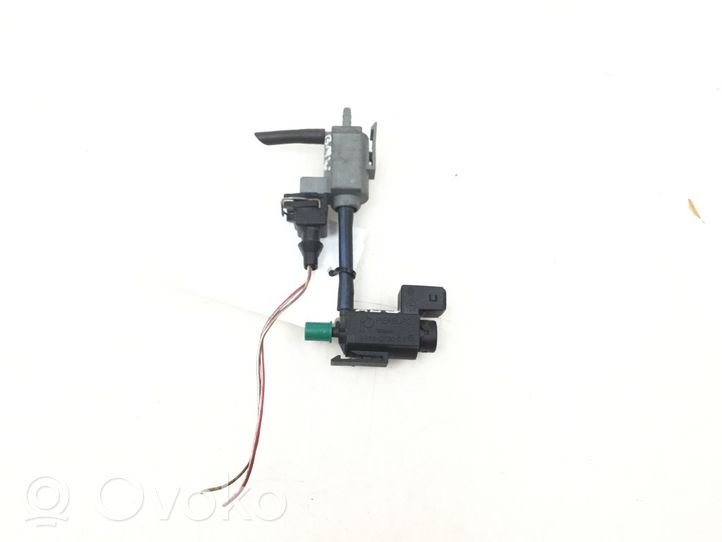 BMW 7 E65 E66 Solenoidinis vožtuvas 7516375