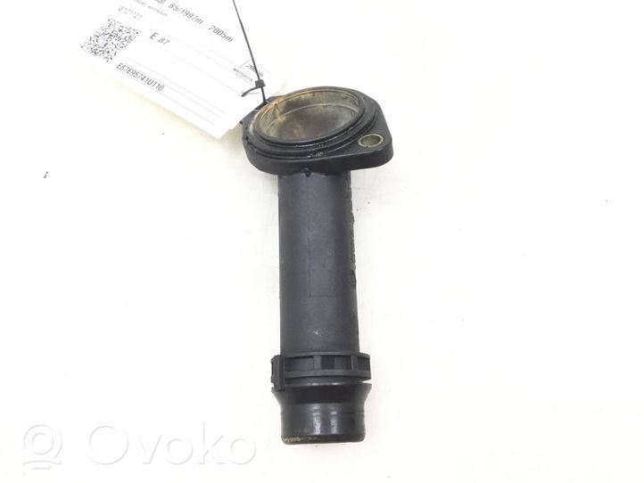 Volkswagen PASSAT B5 Termostaatin kotelo 038121121