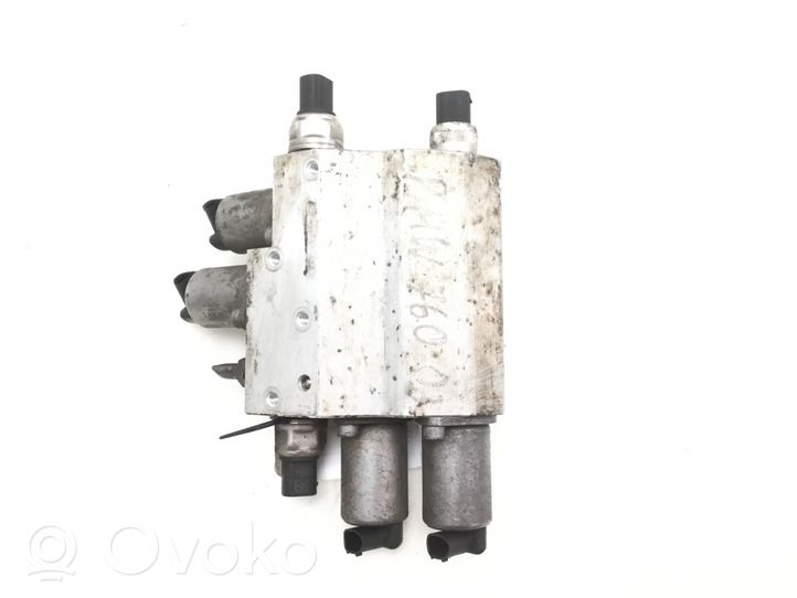 BMW 7 E65 E66 Blocco valvola della sospensione pneumatica VB67580410