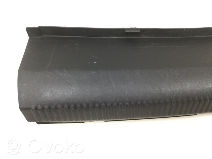 Audi A4 S4 B8 8K Rivestimento laterale del portellone posteriore/bagagliaio 8K5863471