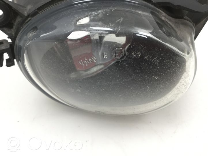 Audi A4 S4 B6 8E 8H Miglas lukturis priekšā 8D0941700B