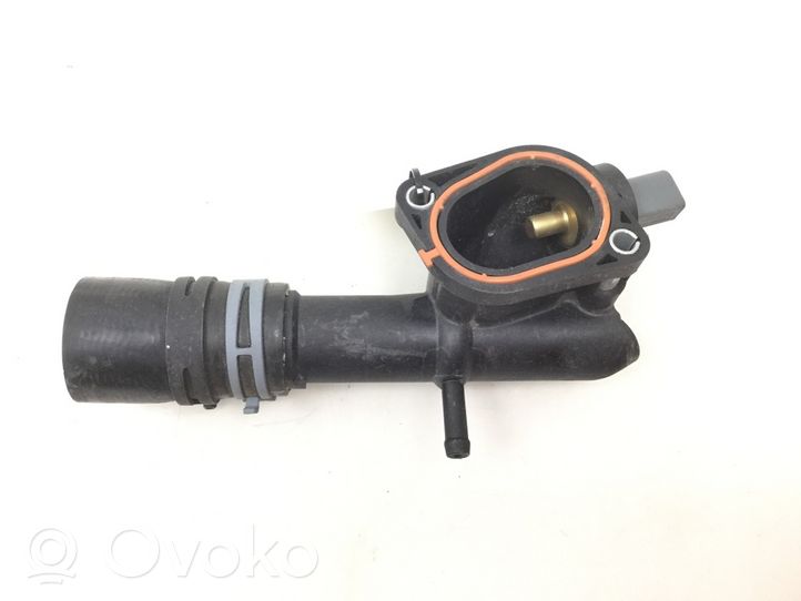 Audi A4 S4 B8 8K Termostaatin kotelo 03L121132A