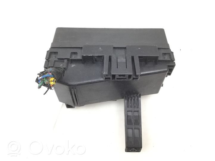 Nissan Pathfinder R51 Fuse module 