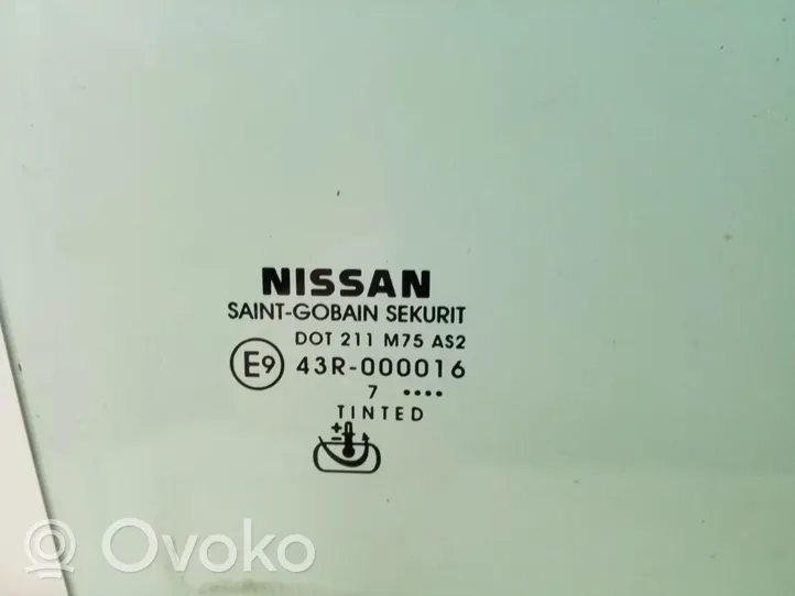 Nissan Navara Szyba drzwi przednich 
