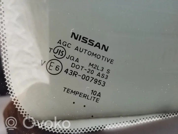 Nissan X-Trail T32 Galinis šoninis kėbulo stiklas 