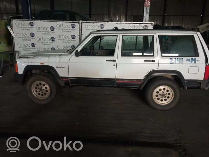 Jeep Cherokee XJ Fenêtre latérale avant / vitre triangulaire 