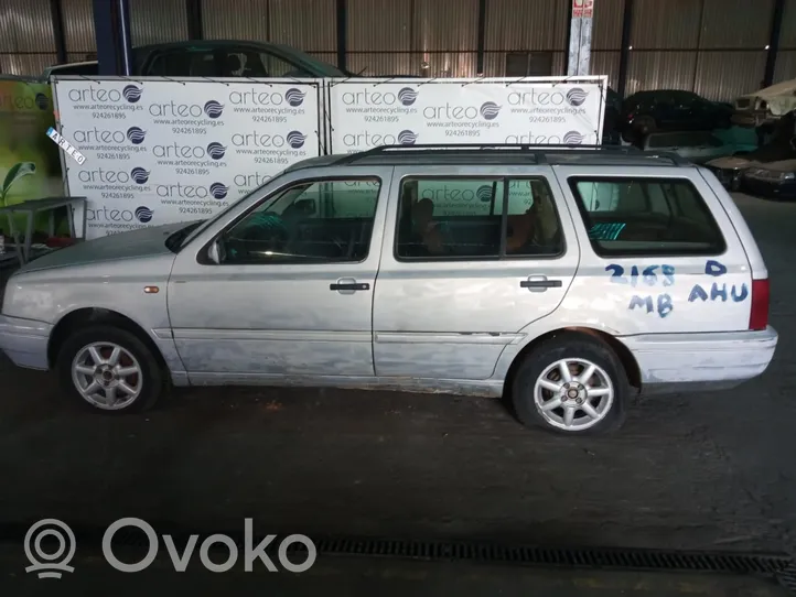 Volkswagen Golf III Rivestimento modanatura parafango posteriore 