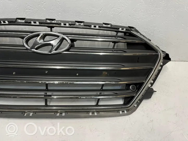 Hyundai Elantra VI Grille de calandre avant 86351-F2100