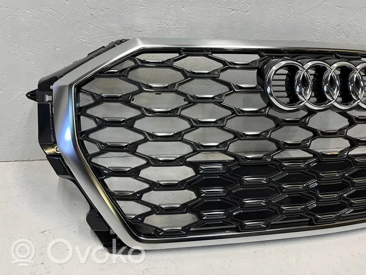 Audi Q3 F3 Etusäleikkö 83F853651B