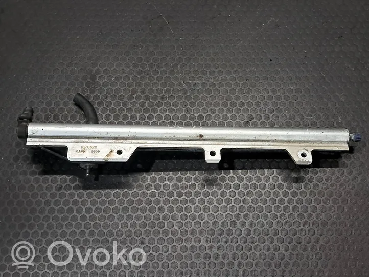 Volvo S70  V70  V70 XC Listwa wtryskowa 1270570