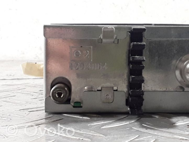 Renault Megane II Unità principale autoradio/CD/DVD/GPS 8200483757T