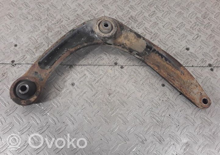 Peugeot 307 Braccio di controllo sospensione anteriore inferiore/braccio oscillante G566793AG