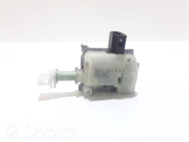 Toyota Avensis T250 Serratura del tappo del serbatoio del carburante 7703005011