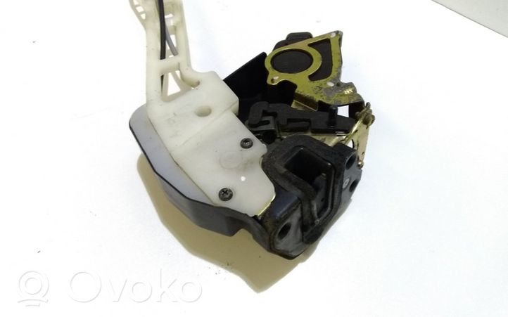 KIA Opirus Rear door lock 