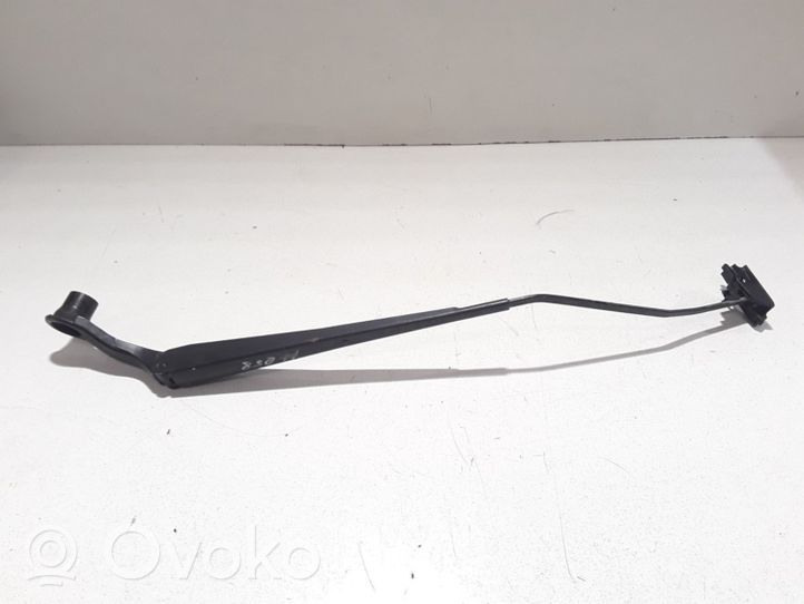 Chrysler 300M Front wiper blade arm 