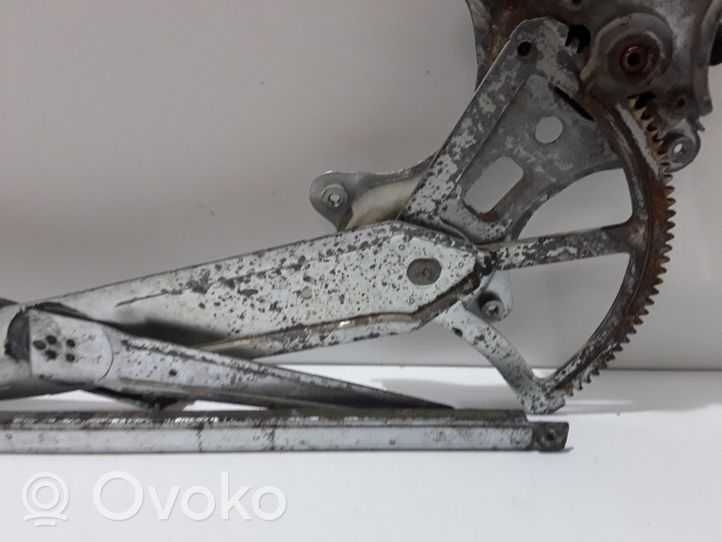 Toyota Corolla Verso E121 Priekinis varikliukas langų pakėlėjo 8571052110