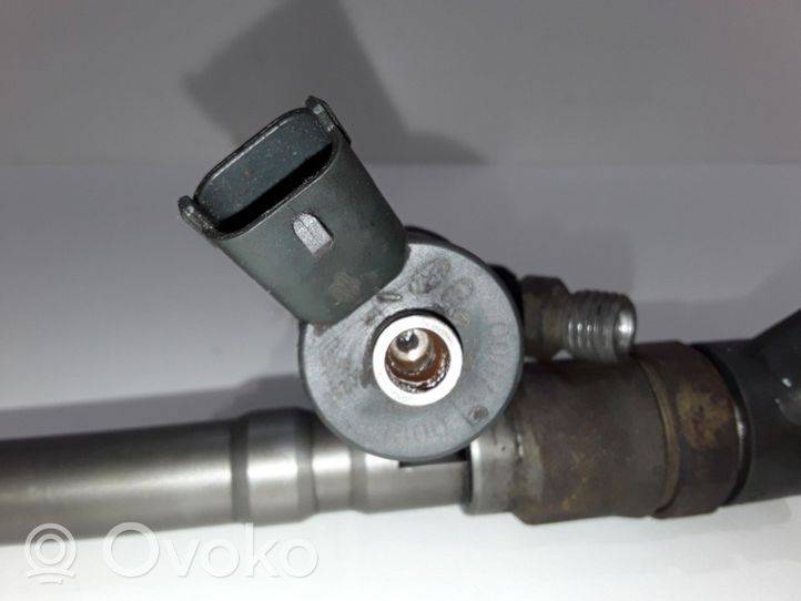 KIA Carens I Injecteur de carburant 0445110064