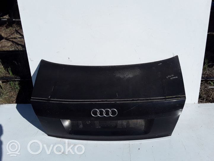 Audi A4 S4 B6 8E 8H Tylna klapa bagażnika 