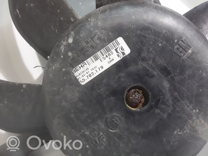 Opel Corsa D Ventilador eléctrico del radiador 55701410