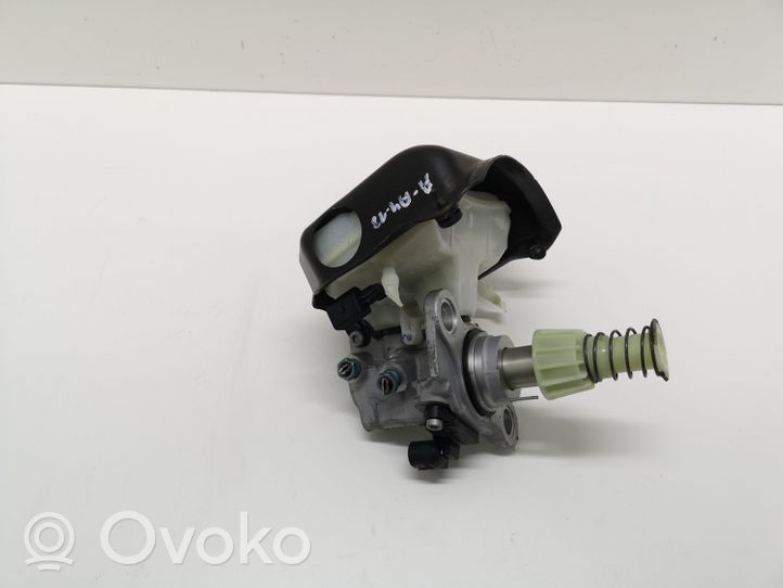 Audi A4 S4 B9 Główny cylinder hamulca 8W0611301