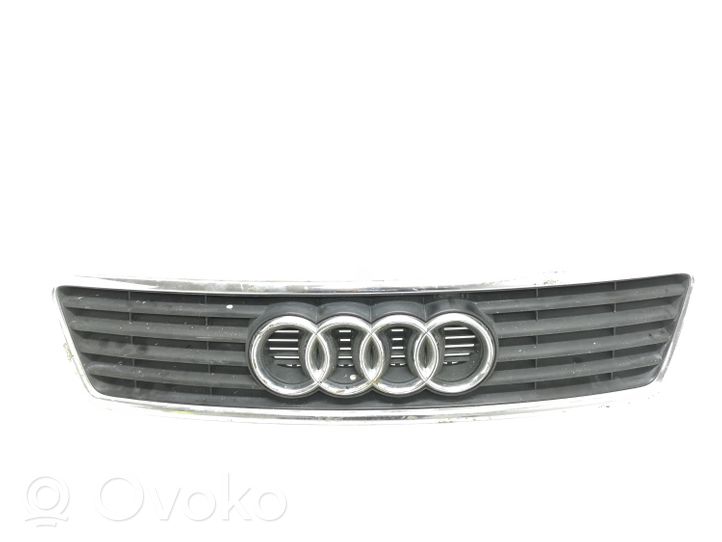 Audi A6 S6 C5 4B Grotelės priekinės 4B0853651