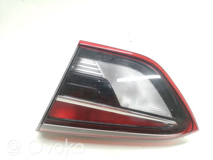 Opel Crossland X Lampy tylnej klapy bagażnika 39137524