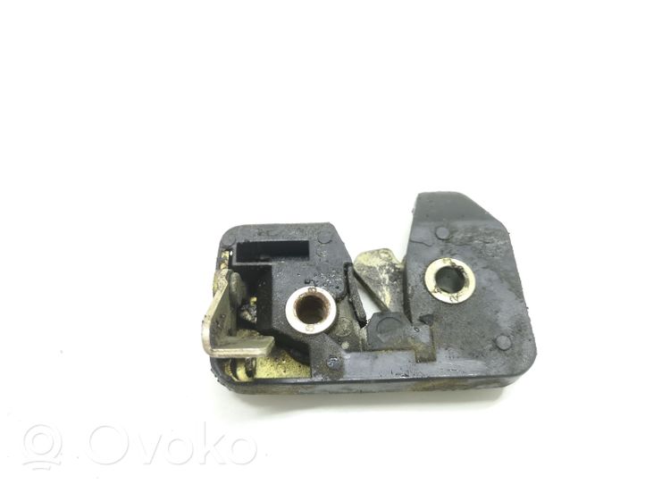 Volkswagen Polo I 86 Serrure de loquet coffre 867827505