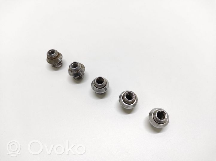 Ford Focus Nuts/bolts 