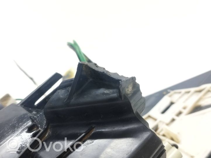 Subaru Outback Lampa tylna 22020067