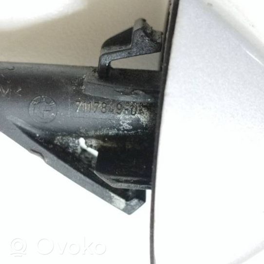 BMW 1 E81 E87 Dysza spryskiwacza szyby przedniej / czołowej 7117849