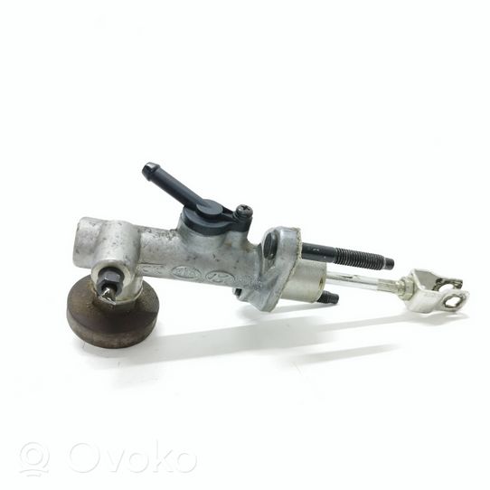 KIA Sorento Clutch slave cylinder 