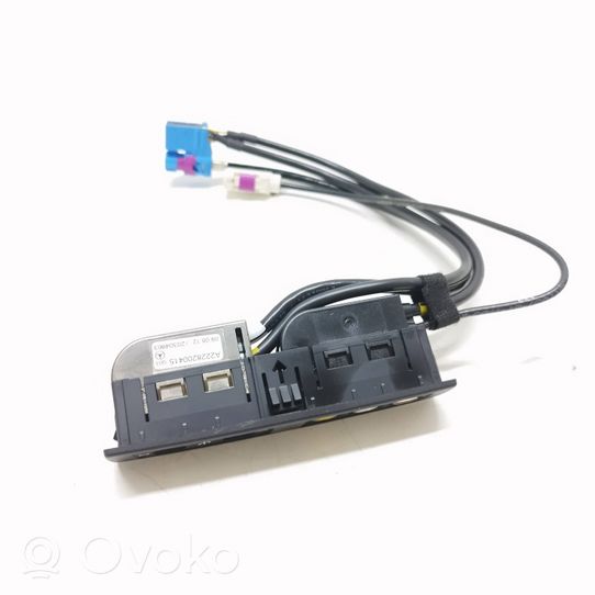 Mercedes-Benz S W222 Connettore plug in USB A2228200415