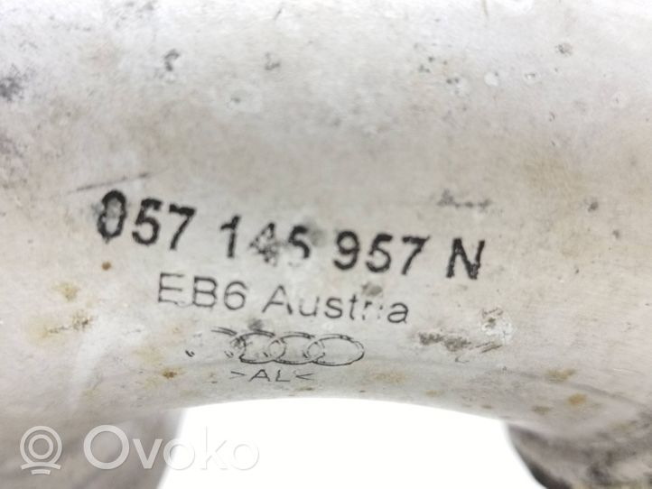 Porsche Cayenne (92A) Tubo di aspirazione dell’aria 057145957N