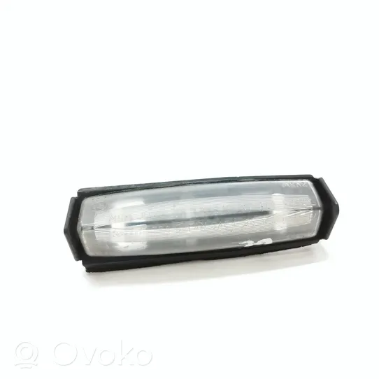 Lexus RX 330 - 350 - 400H Lampa oświetlenia tylnej tablicy rejestracyjnej E130156