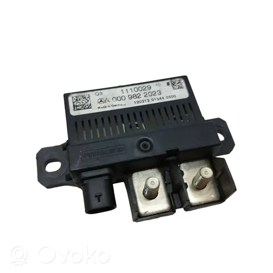 Mercedes-Benz C W204 Relais de charge A0009822023