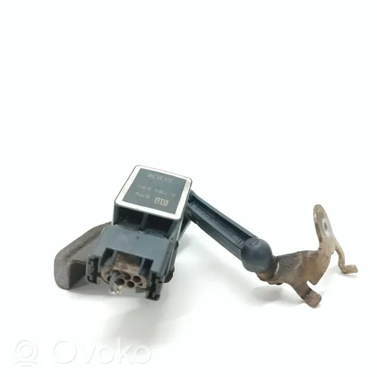 BMW 5 E60 E61 Sensor de altura delantera de la suspensión neumática 6784694