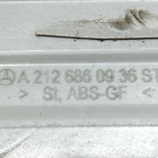 Mercedes-Benz CLS C218 X218 Priekinio slenksčio apdaila (vidinė) A2126860936